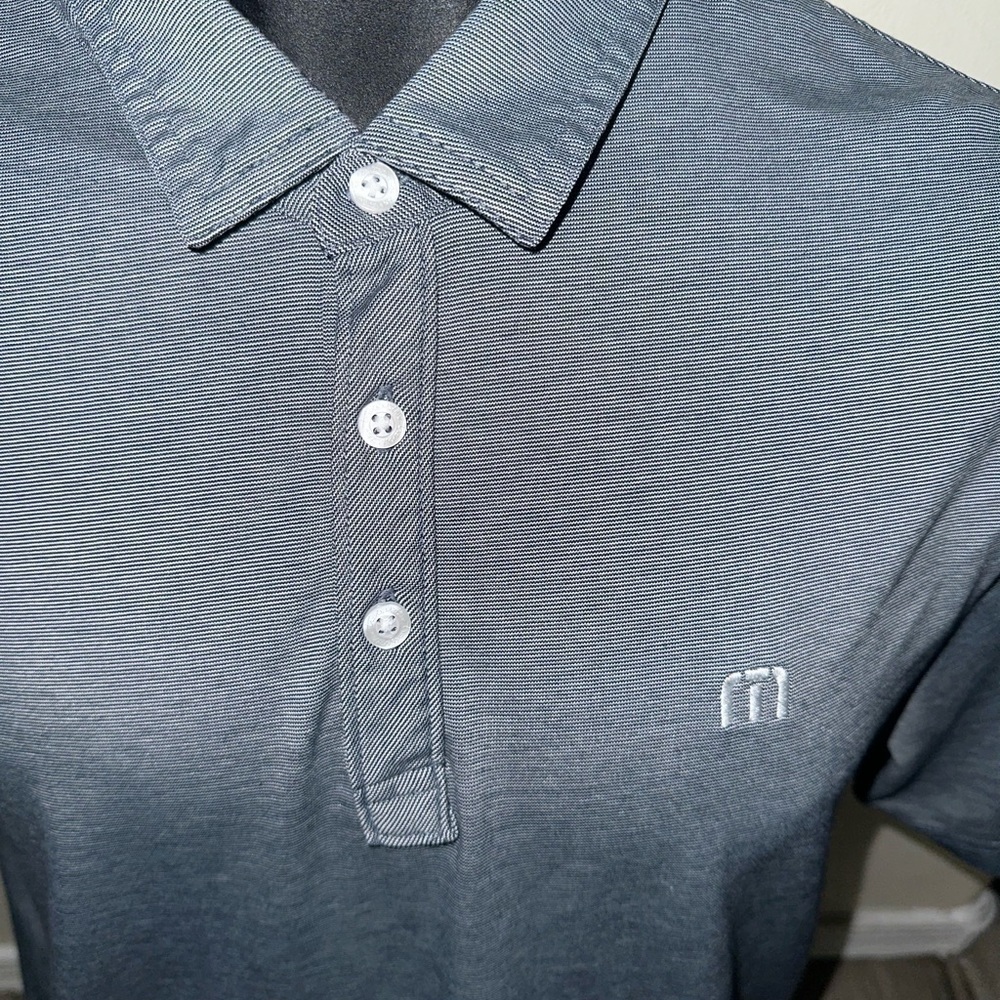 Men’s Pre Own Travis Mathew Size m Grey Medium Striped Shirt Polo Golf as is - Picture 3 of 4